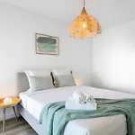 Mar A Vista - With Pool, Gym And Sea Views Apartament