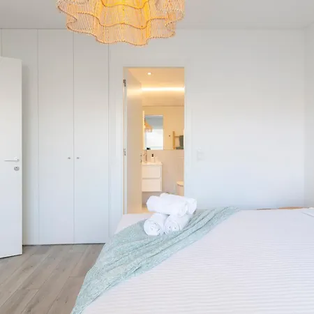 Mar A Vista - With Pool, Gym And Sea Views 아파트 *