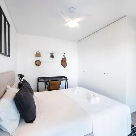 Mar A Vista - With Pool, Gym And Sea Views * 나자레
