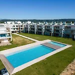 Mar A Vista - With Pool, Gym And Sea Views Daire Nazaré