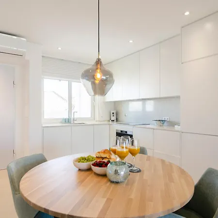 Mar A Vista - With Pool, Gym And Sea Views Appartamento