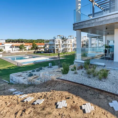 Mar A Vista - With Pool, Gym And Sea Views