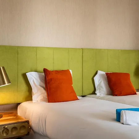 Mar A Vista - With Pool, Gym And Sea Views *