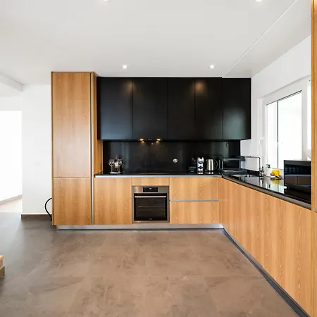 Mar A Vista - With Pool, Gym And Sea Views *